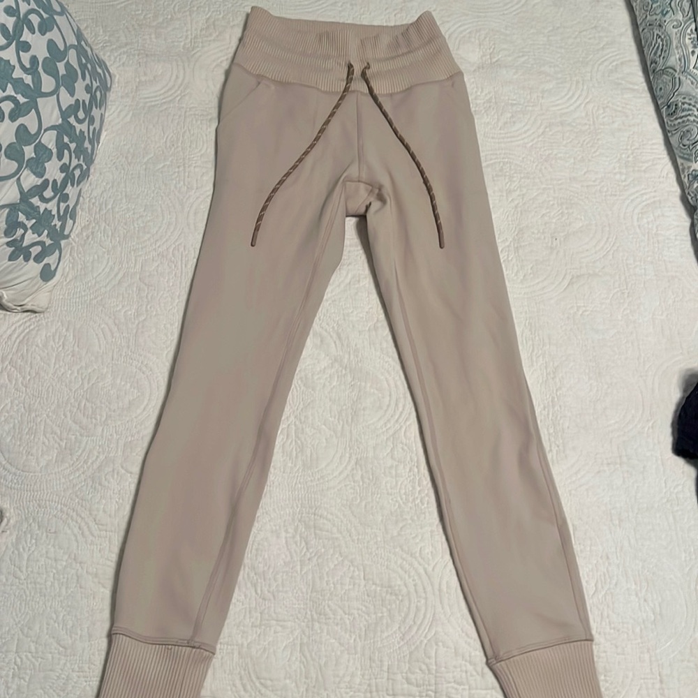 Avalanche tan compression leggings, NWOT (New without tags)